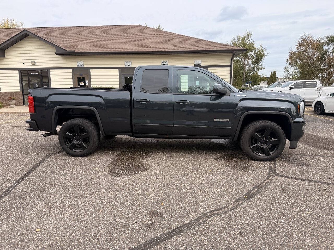 Used 2019 GMC Sierra 1500 Limited w/ Elevation Edition AWD/4WD image 4