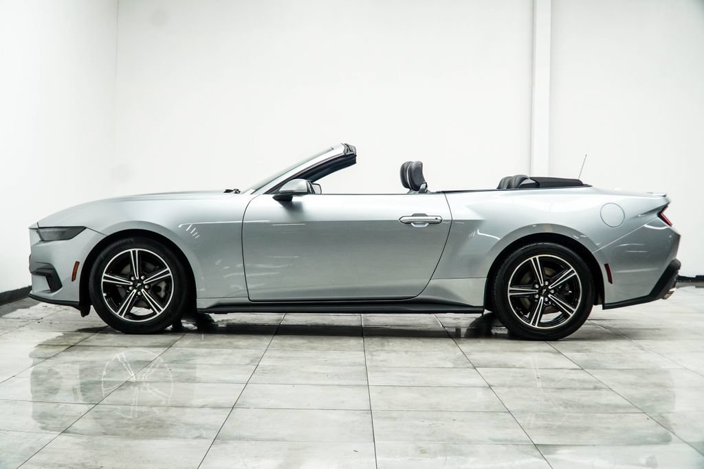 Used 2025 Ford Mustang Premium RWD image 12