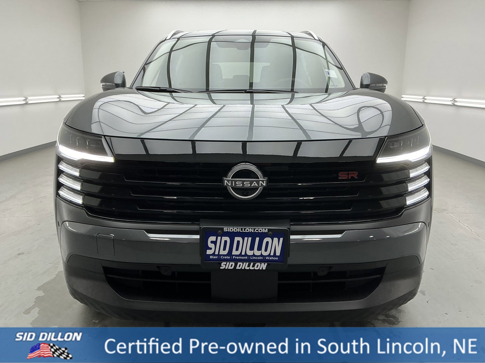 Used 2025 Nissan Kicks SR w/ SR Premium Package image 2