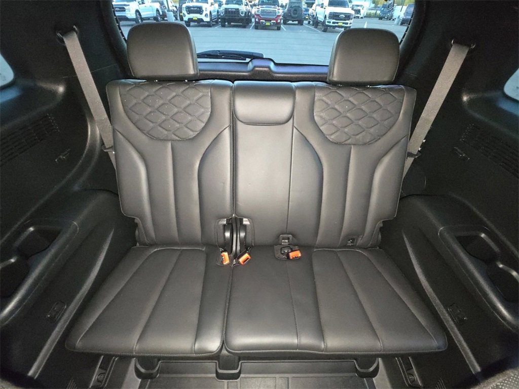 Used 2022 Hyundai Palisade Calligraphy w/ Winter Package image 16