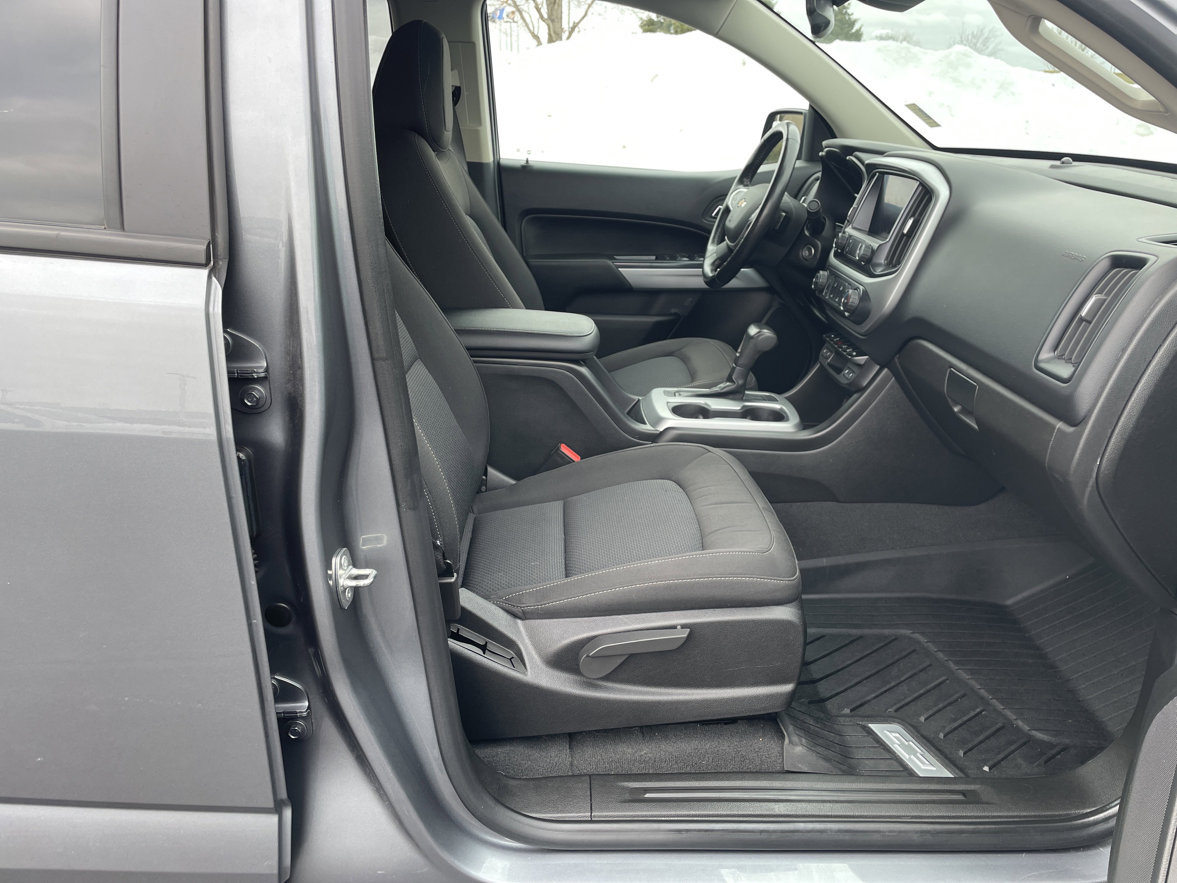 Used 2021 Chevrolet Colorado LT w/ Safety Package image 23