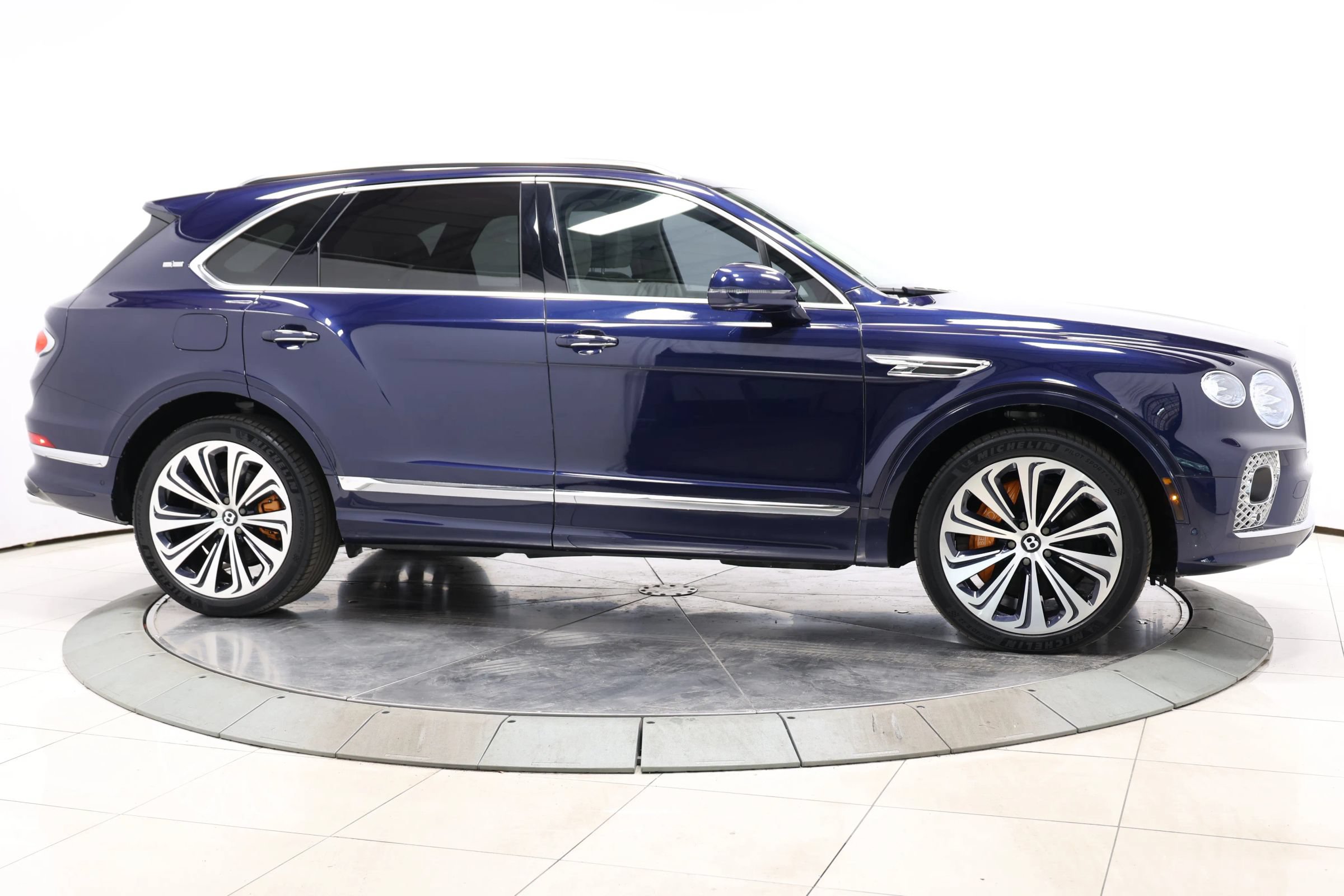 Used 2021 Bentley Bentayga w/ First Edition Specification AWD/4WD image 82