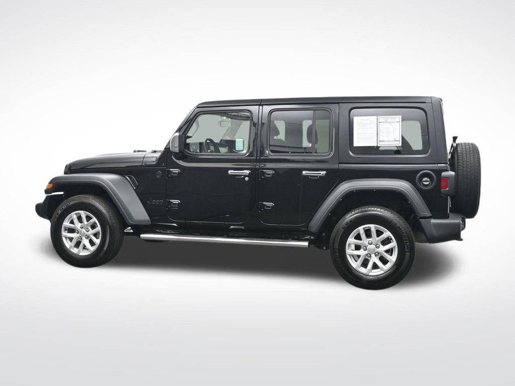 Used 2025 Jeep Wrangler Sahara image 10