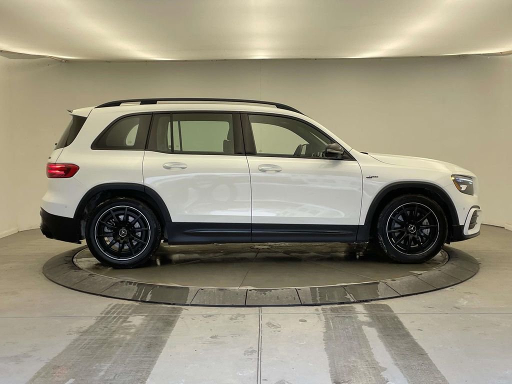 Used 2025 Mercedes-Benz GLB 35 AMG 4MATIC image 8