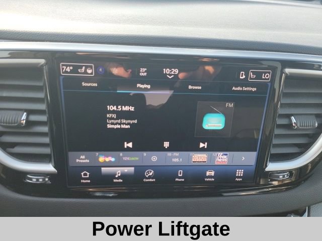 Used 2025 Chrysler Pacifica Select image 8