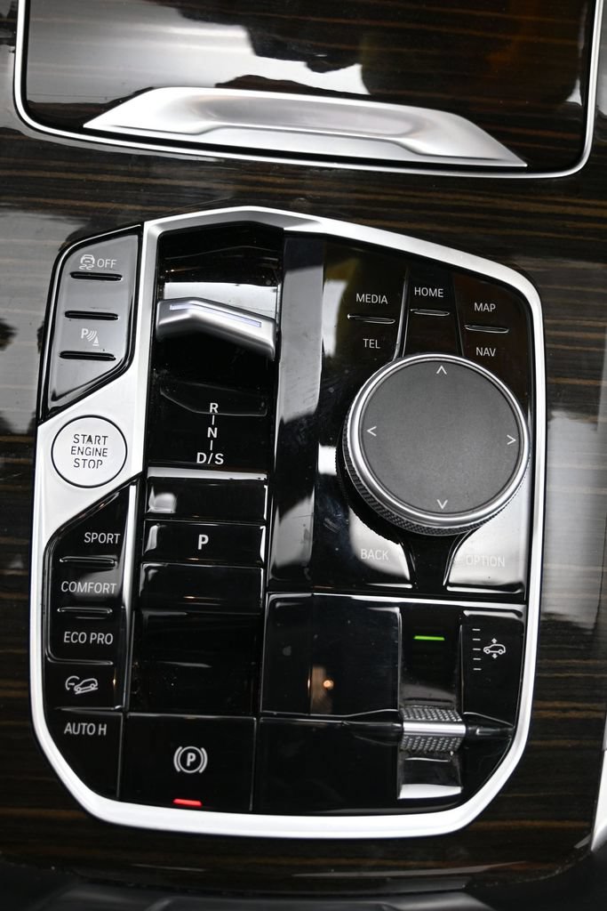 Used 2025 BMW X7 xDrive40i AWD/4WD image 29