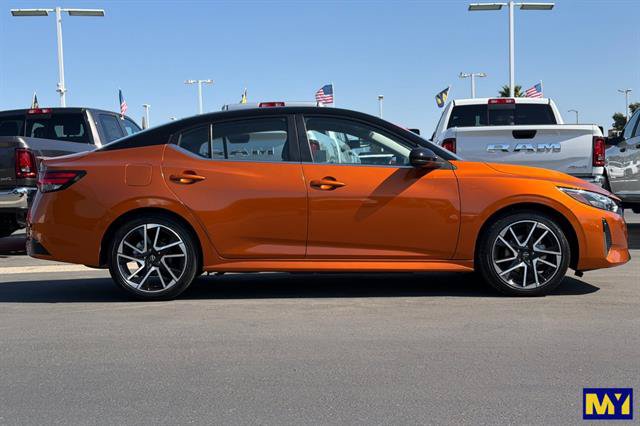 Used 2025 Nissan Sentra SR FWD image 3