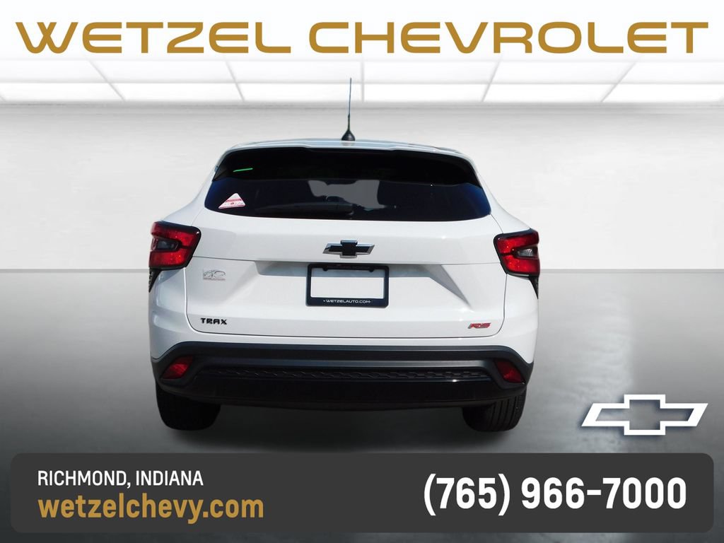 Used 2024 Chevrolet Trax RS FWD image 4