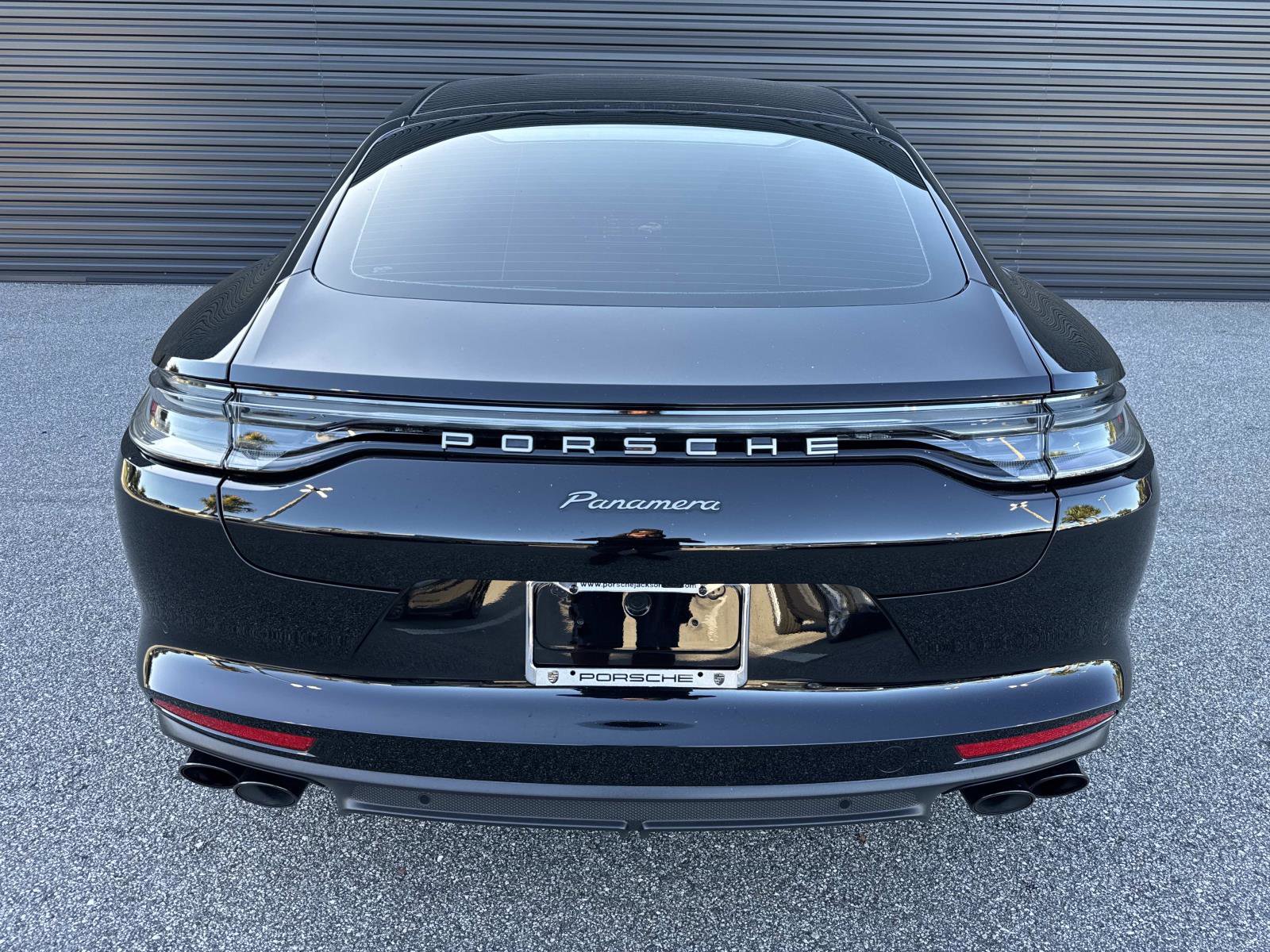 Certified 2023 Porsche Panamera Platinum Edition image 7