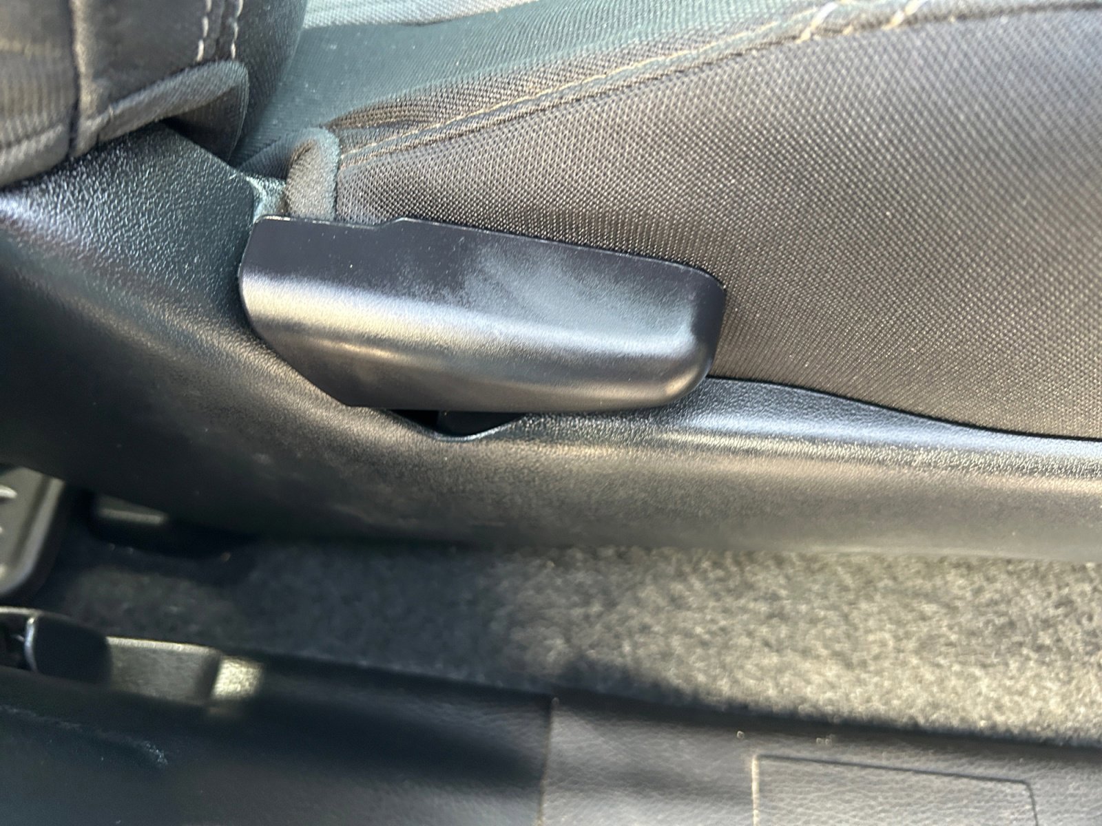 Used 2022 Toyota Tacoma TRD Off-Road w/ Technology Package image 32