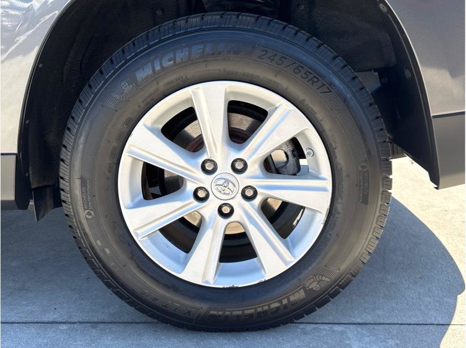 Used 2013 Toyota Highlander SE AWD/4WD image 13