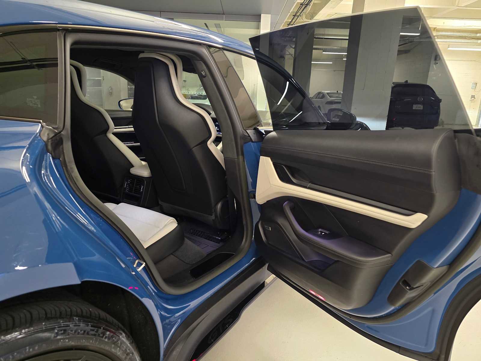 Used 2024 Porsche Taycan GTS image 15