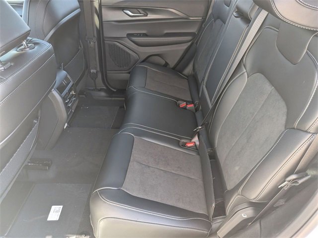 New 2025 Jeep Grand Cherokee Altitude image 26