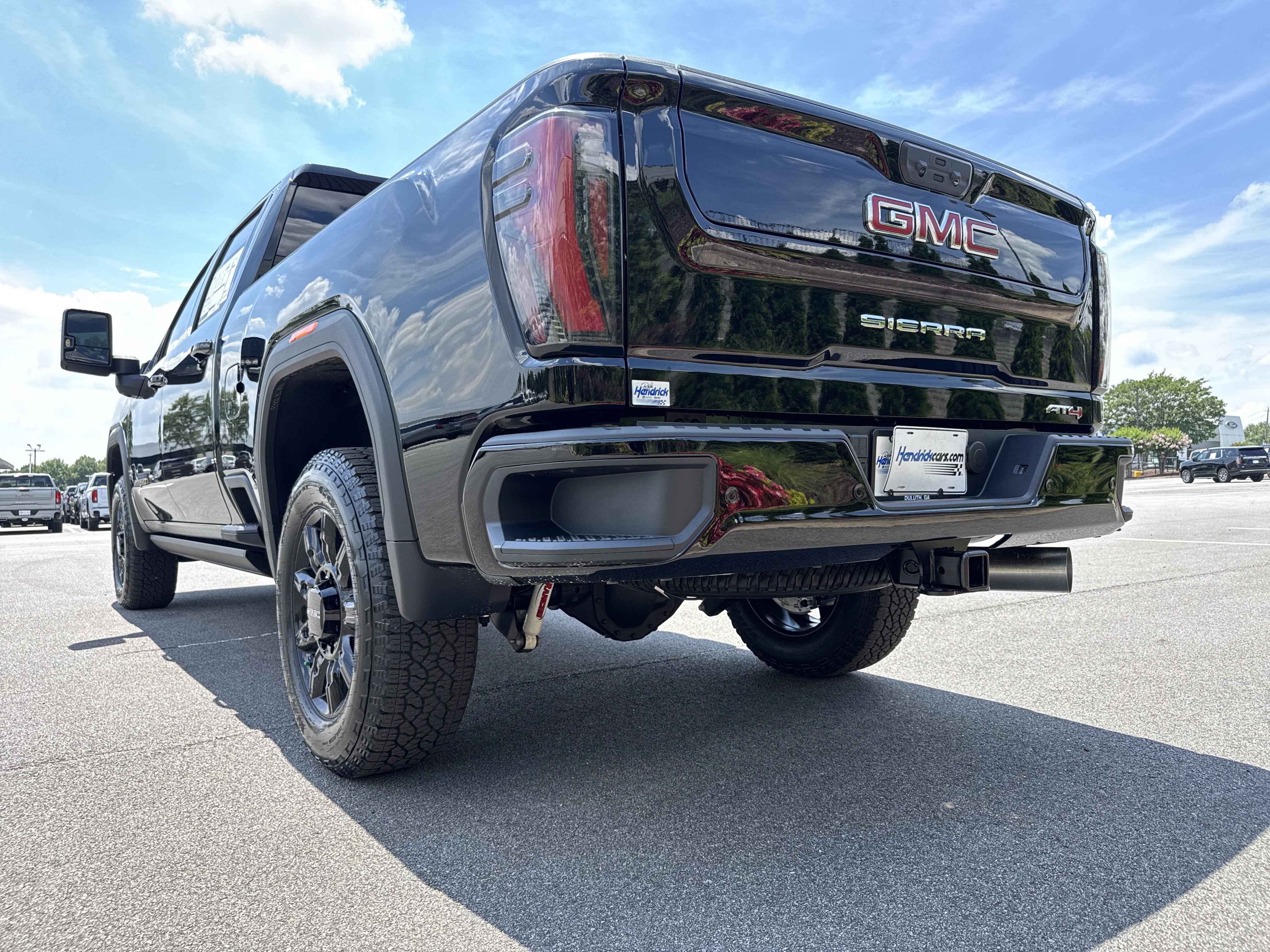 New 2026 GMC Sierra 2500 AT4 w/ AT4 Premium Plus Package AWD/4WD image 8