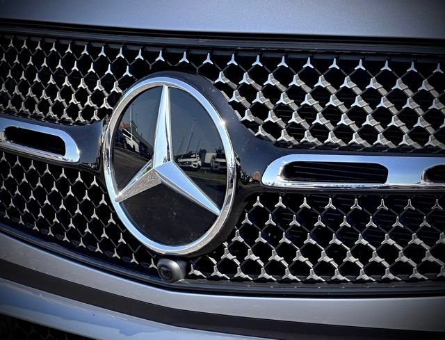 New 2026 Mercedes-Benz GLC 300 4MATIC image 2