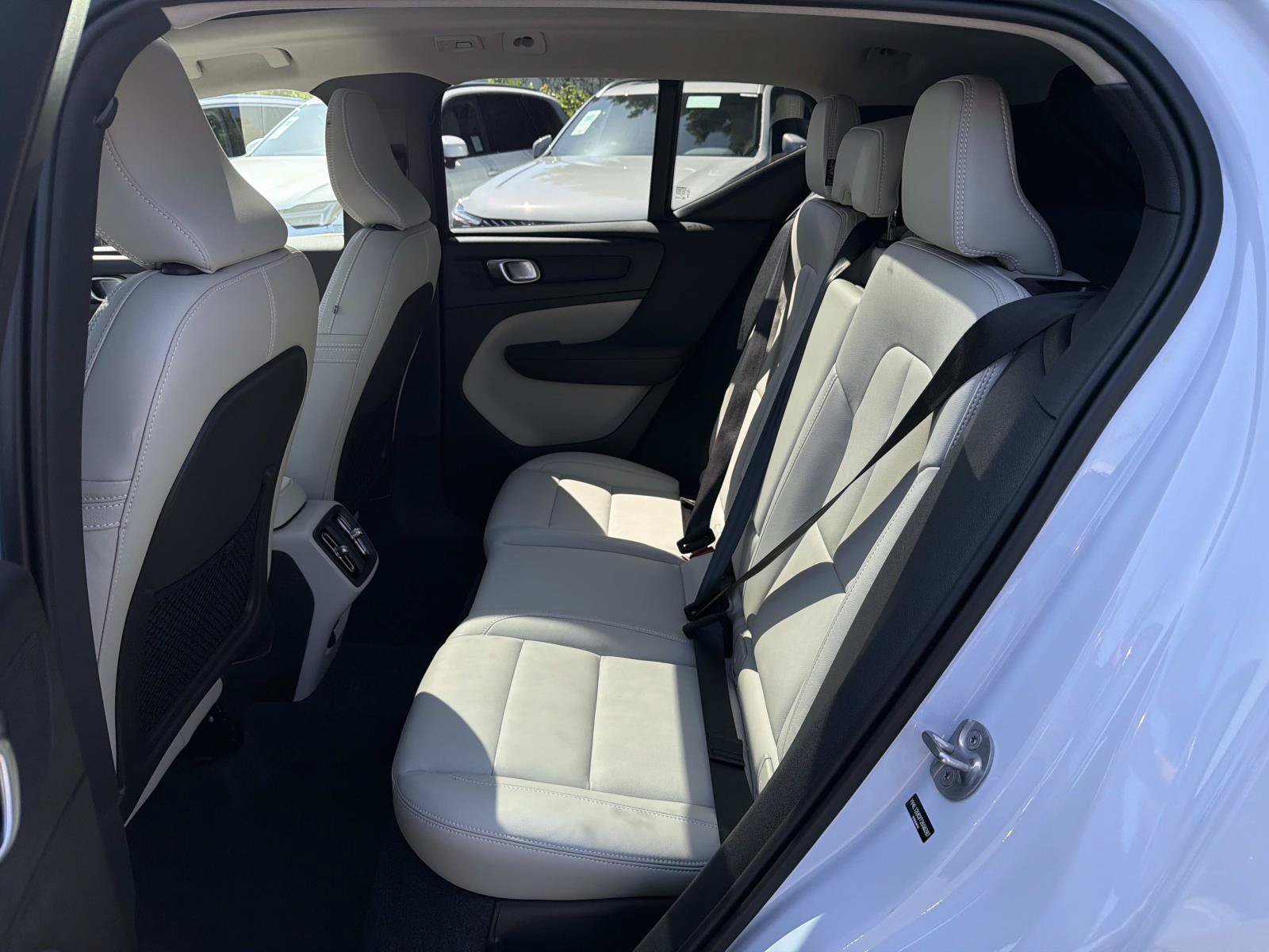New 2026 Volvo XC40 B5 Plus w/ Protection Package Premier AWD/4WD image 21