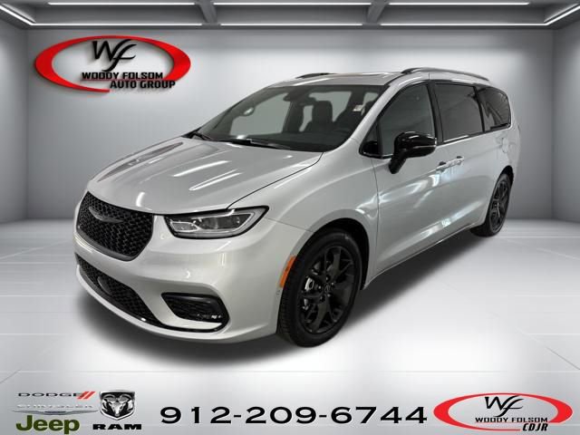 New 2026 Chrysler Pacifica Limited w/ S Appearance Package FWD image 1