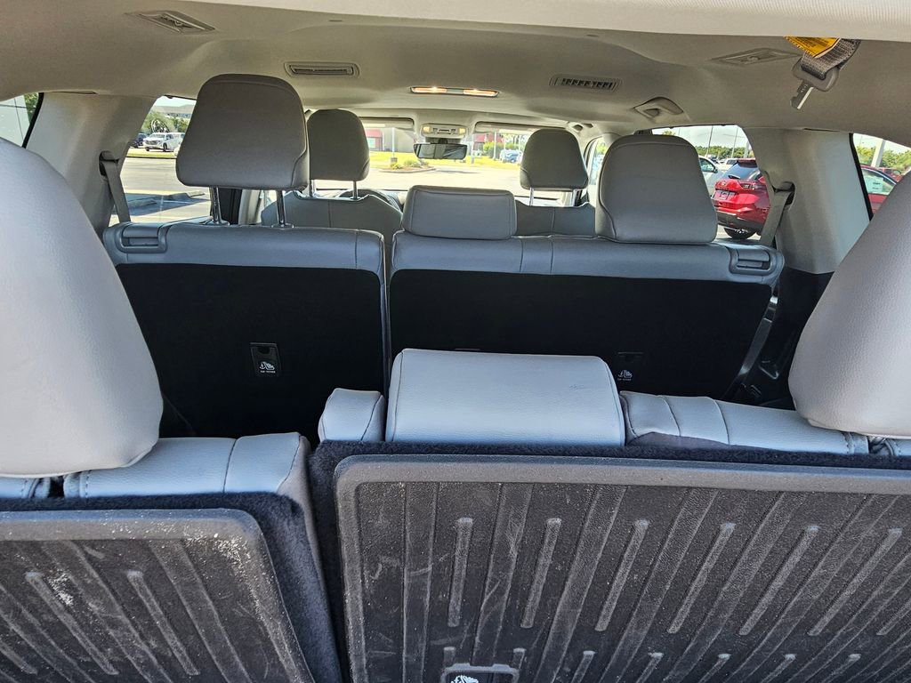 Used 2022 Toyota Highlander Limited FWD image 11