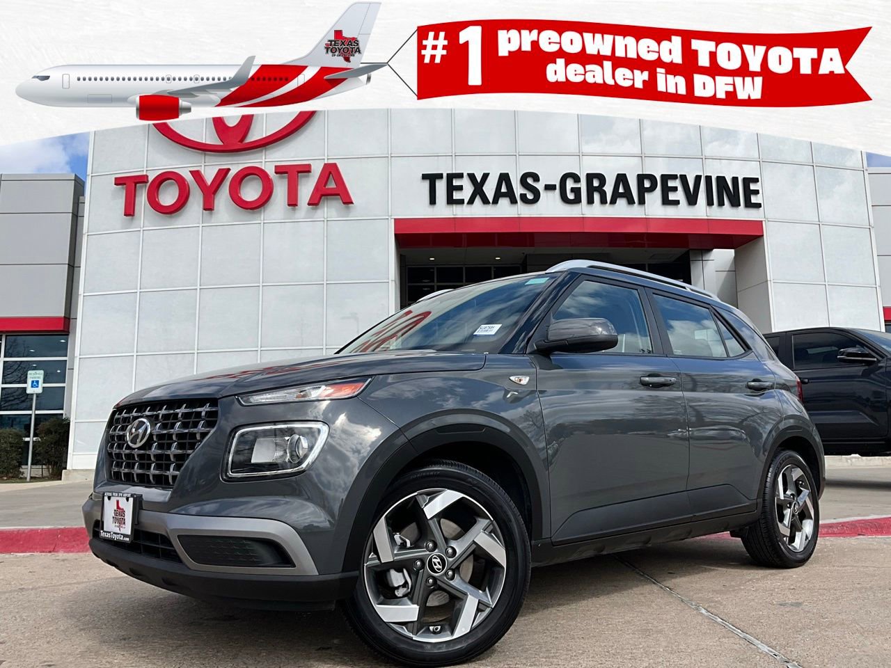 Used 2025 Hyundai Venue SEL image 1