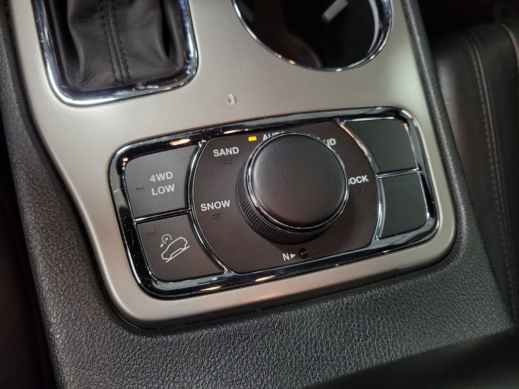 Used 2019 Jeep Grand Cherokee Limited image 17