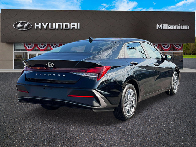 Certified 2024 Hyundai Elantra SEL FWD image 6