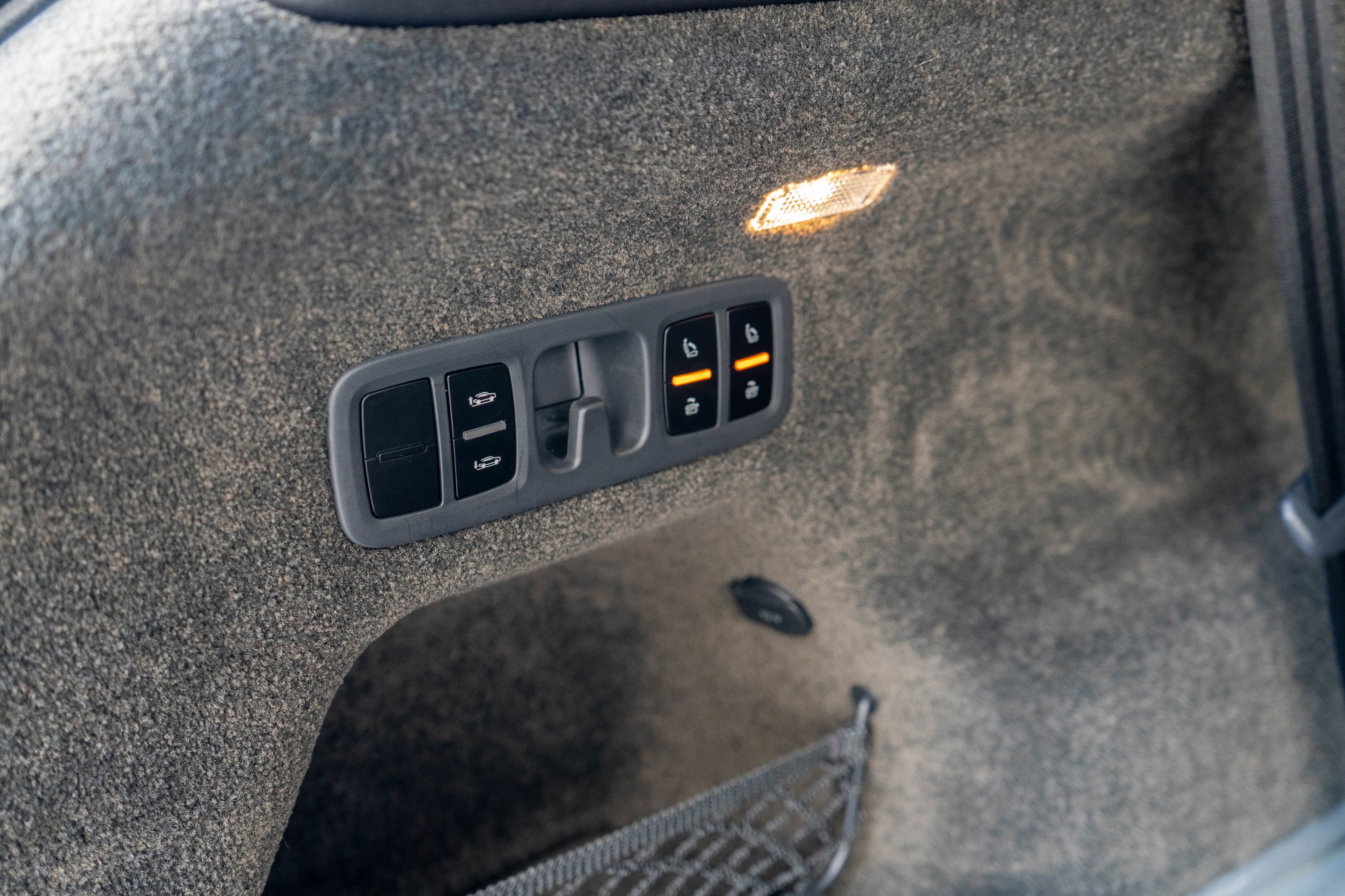 Used 2022 Bentley Bentayga image 34