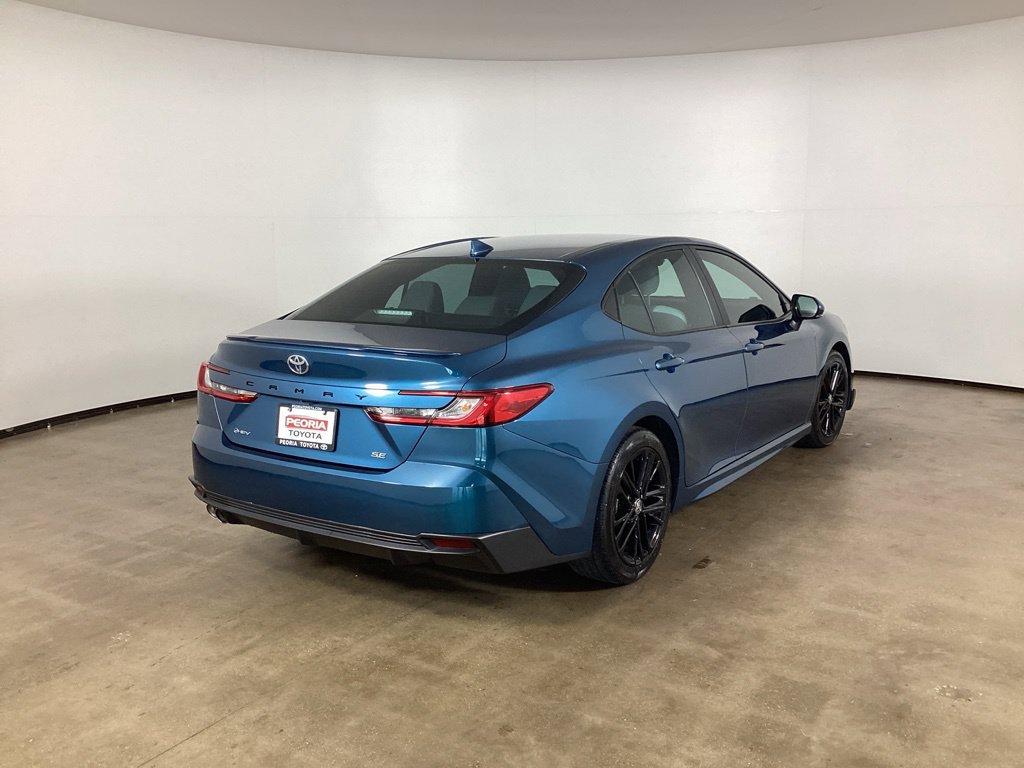 Used 2025 Toyota Camry SE w/ Convenience Package FWD image 5