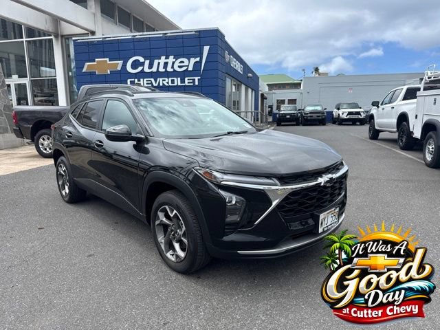 Used 2024 Chevrolet Trax LT w/ LPO, Blackout Package FWD image 1