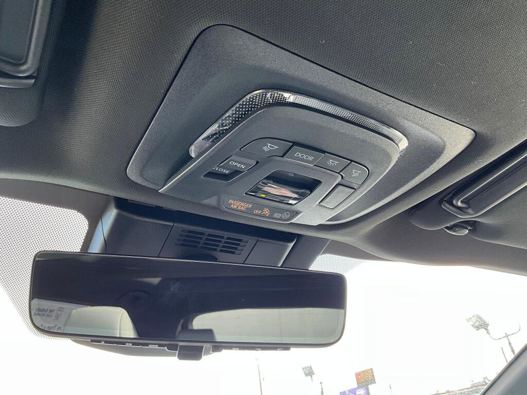 Used 2025 Subaru Solterra Touring image 18