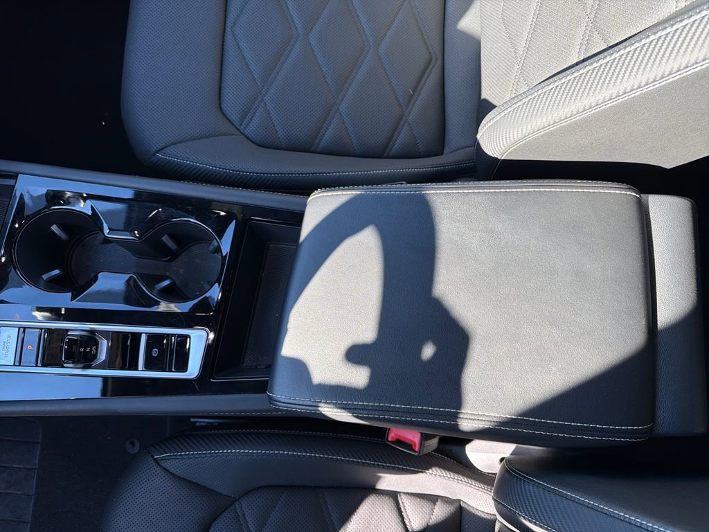 Used 2025 Volkswagen Atlas Cross Sport SE image 27