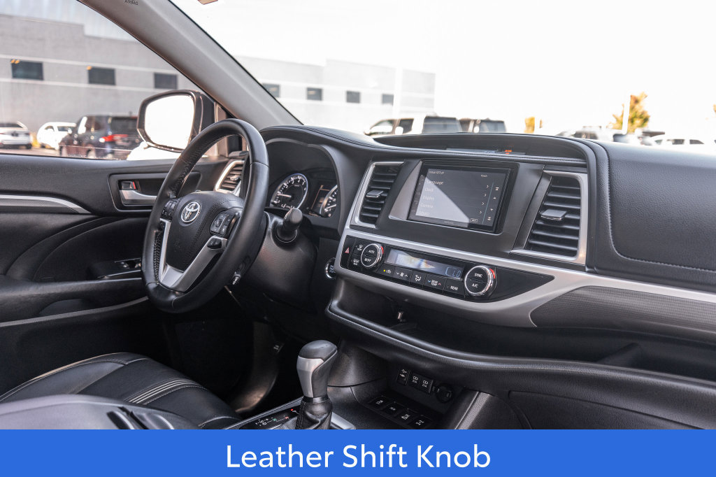 Used 2017 Toyota Highlander SE AWD/4WD image 12