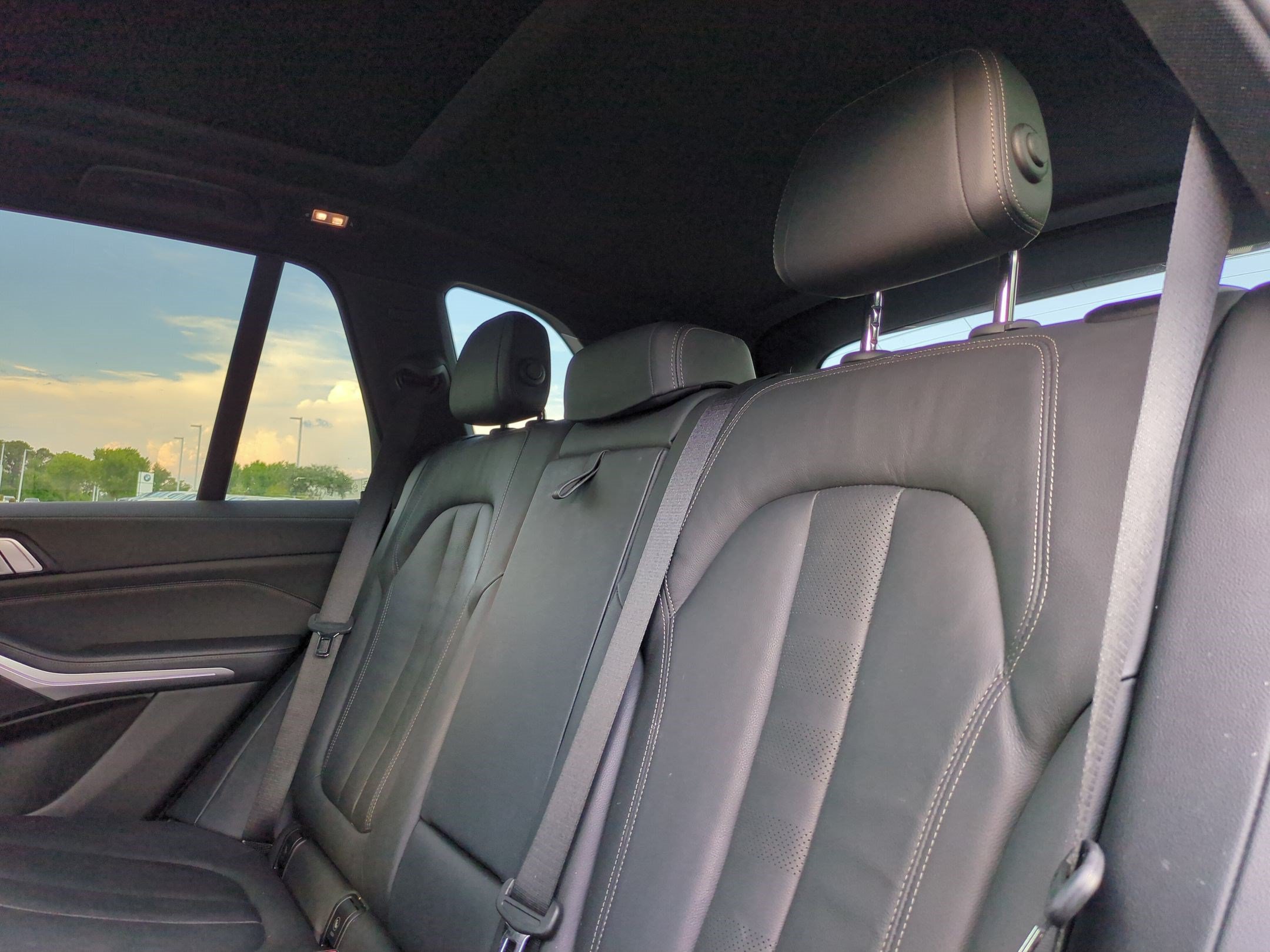 Used 2022 BMW X5 xDrive40i w/ M Sport Package AWD/4WD image 31