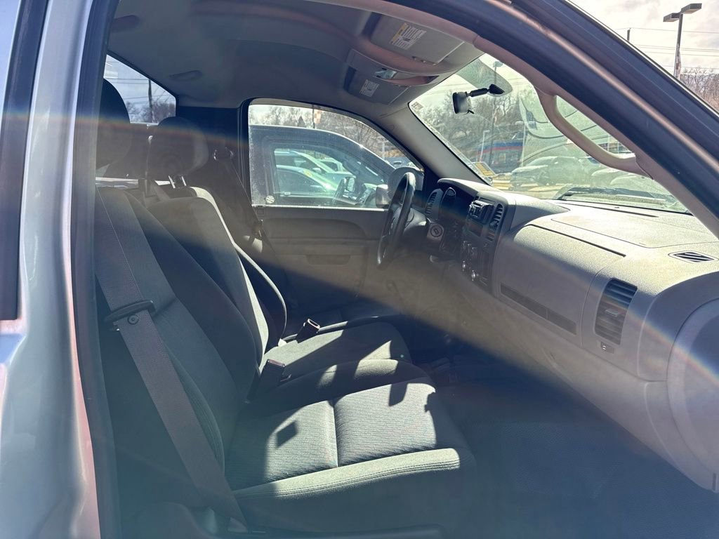 Used 2010 Chevrolet Silverado 1500 W/T image 22