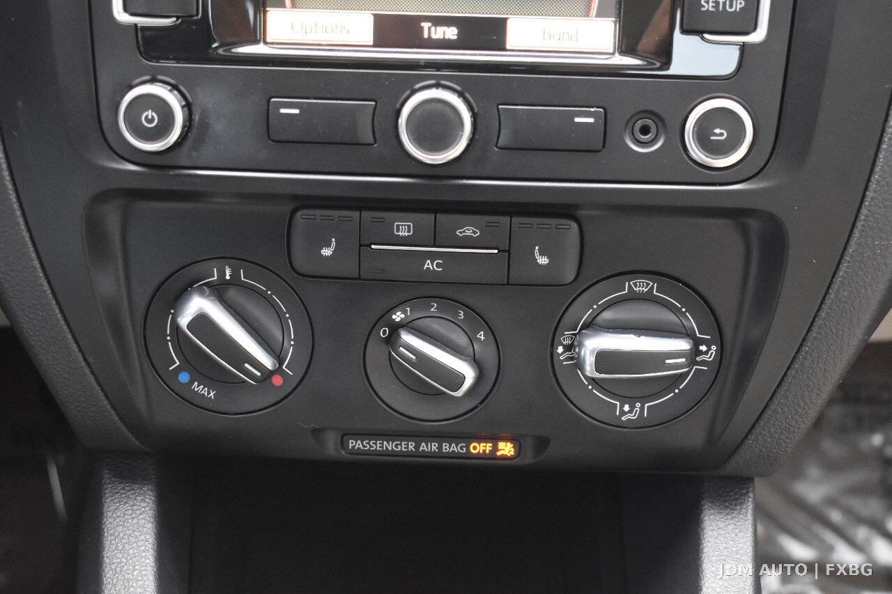 Used 2012 Volkswagen Jetta SEL FWD image 24