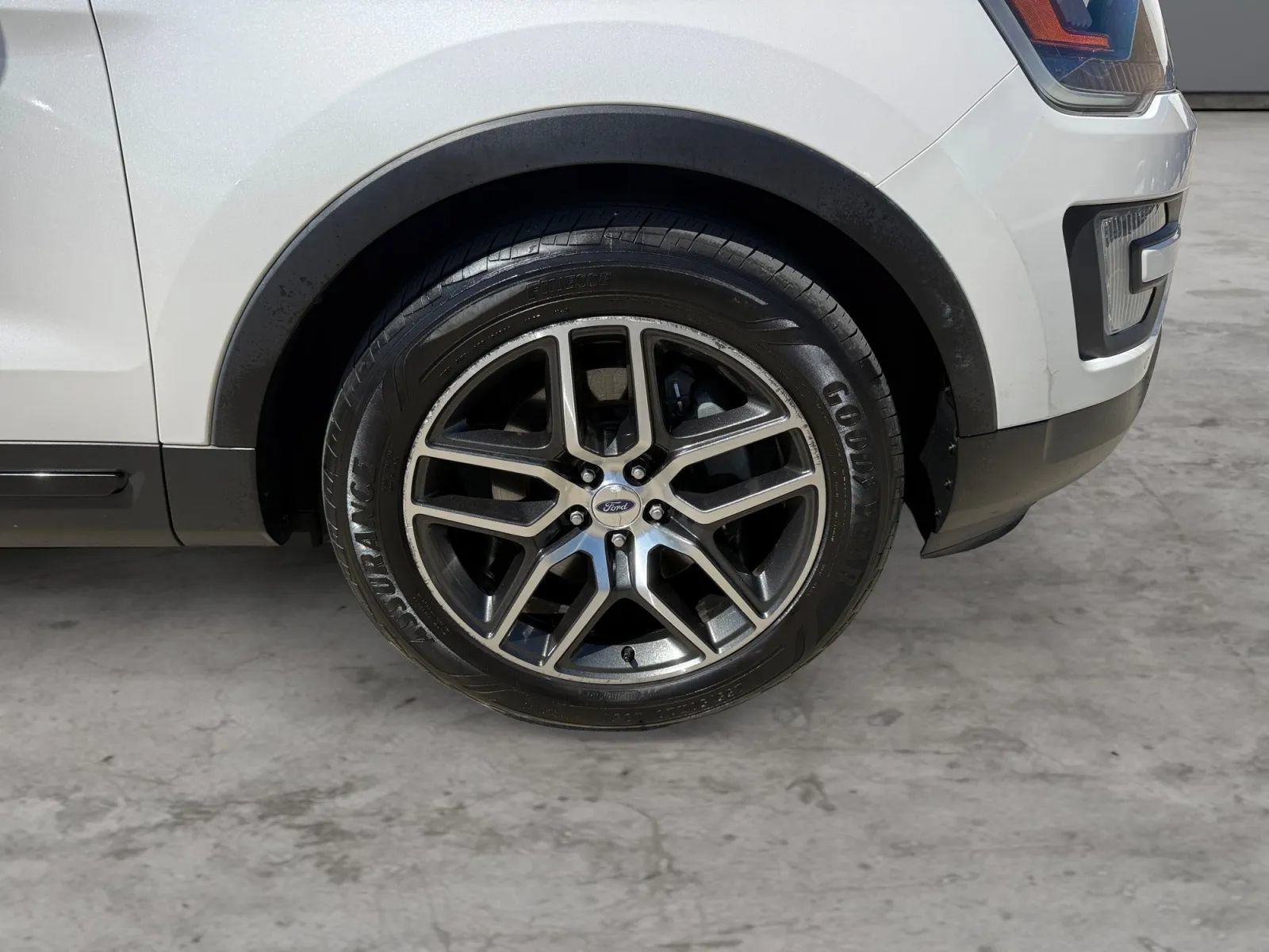 Used 2016 Ford Explorer Sport w/ Equipment Group 401A AWD/4WD image 46
