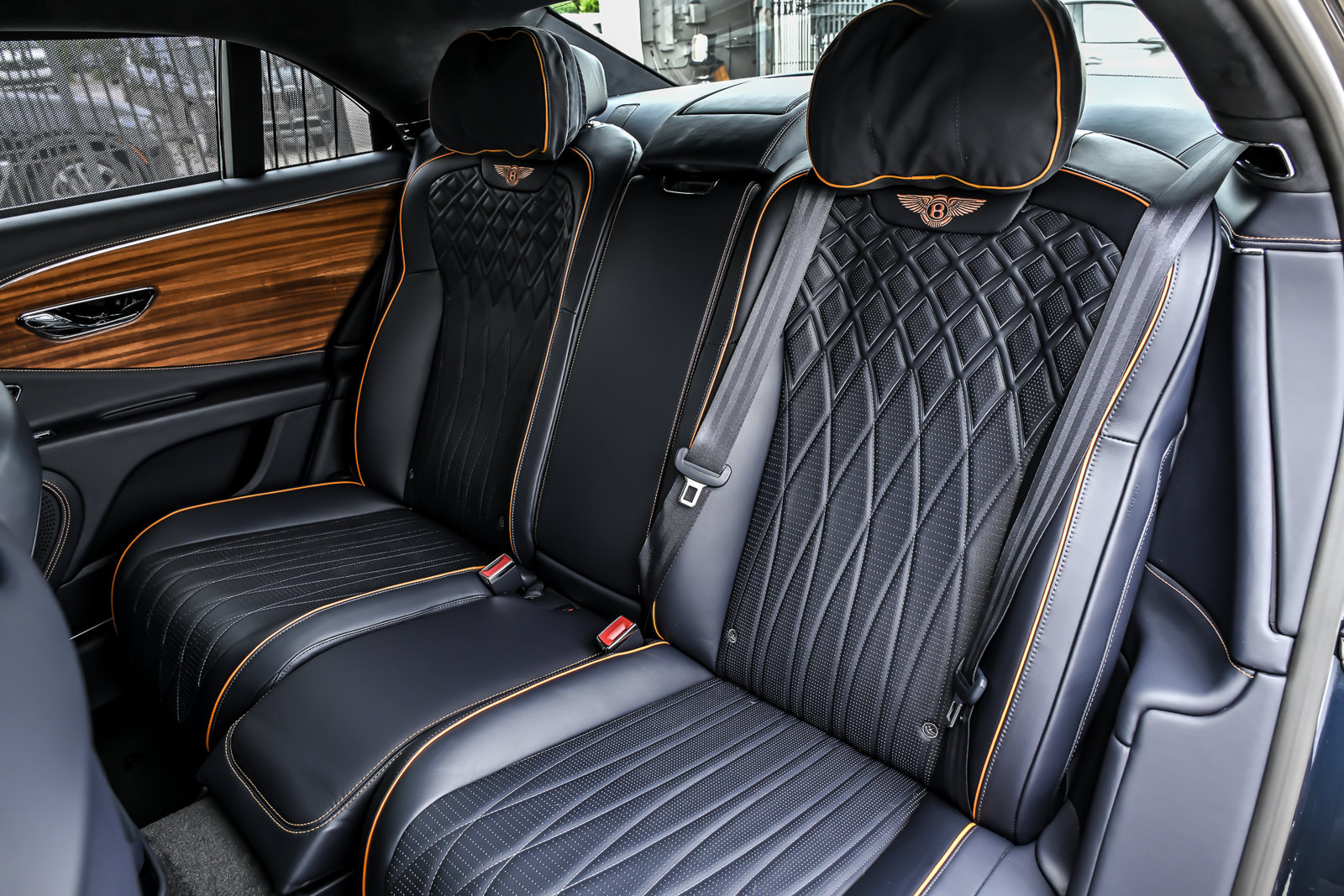 Certified 2023 Bentley Flying Spur Plug-In Hybrid AWD/4WD image 24
