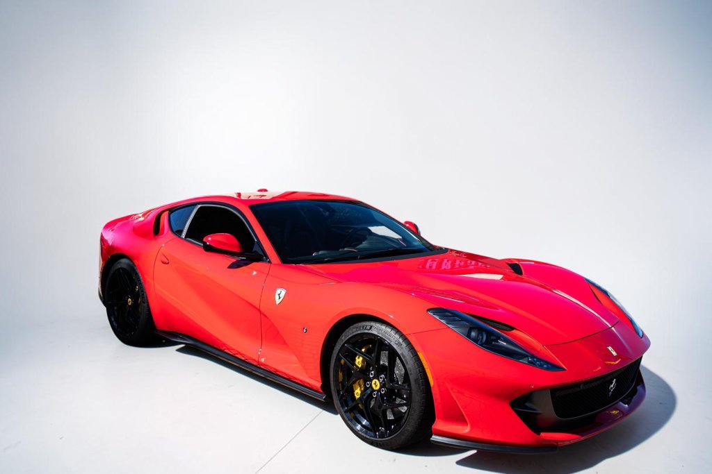 Certified 2018 Ferrari 812 Superfast RWD image 1