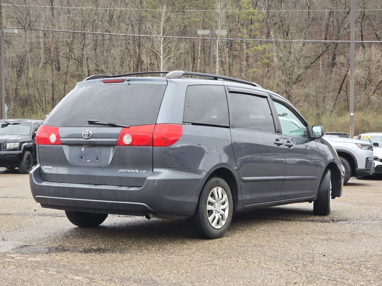 Used 2010 Toyota Sienna LE FWD image 8