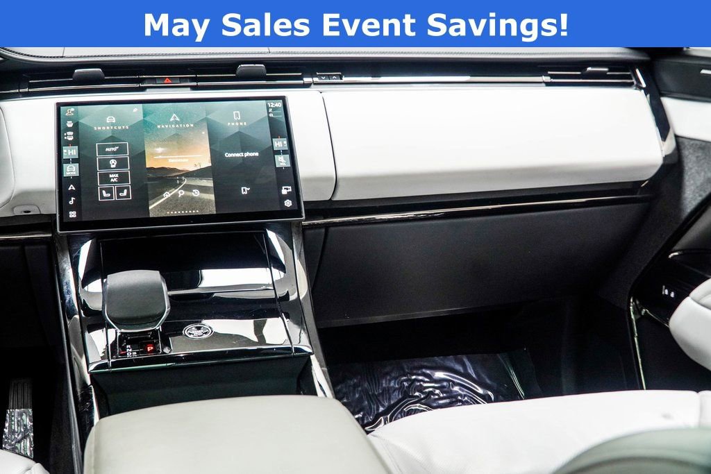 Used 2025 Land Rover Range Rover Sport SE AWD/4WD image 19