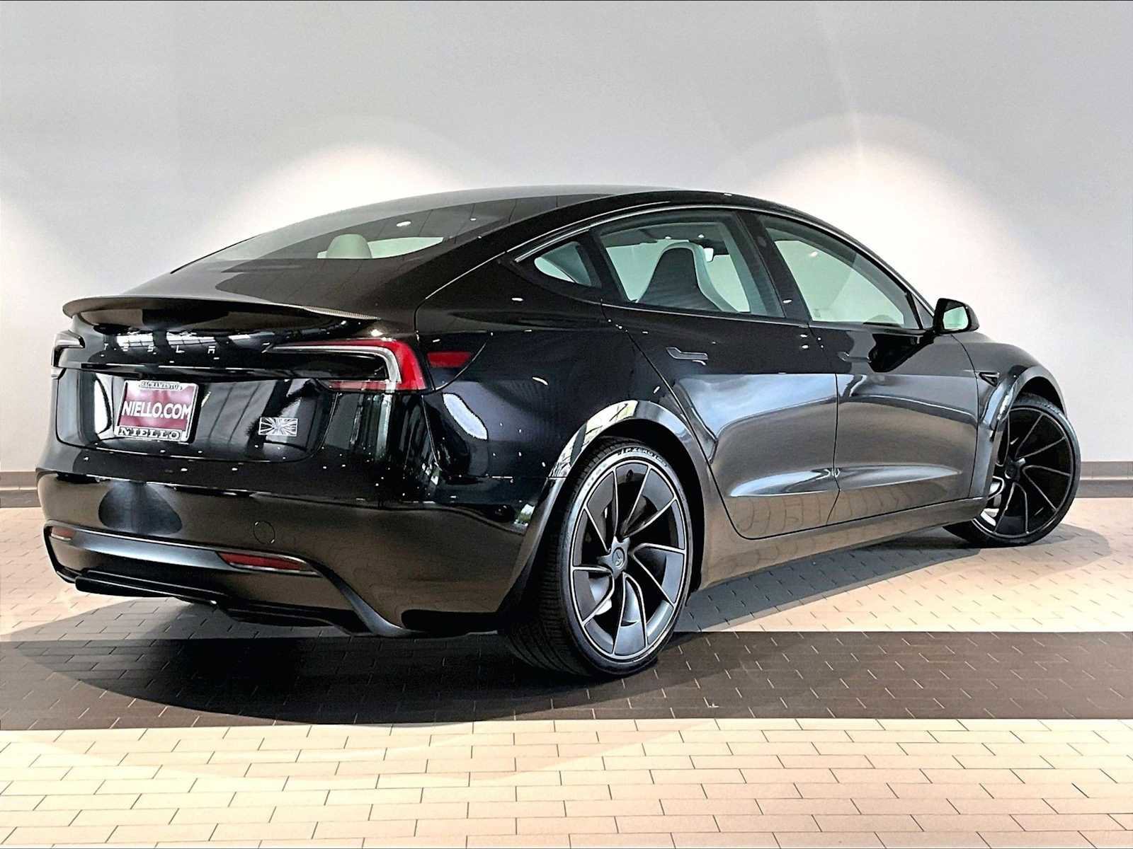 Used 2025 Tesla Model 3 Performance AWD/4WD image 10
