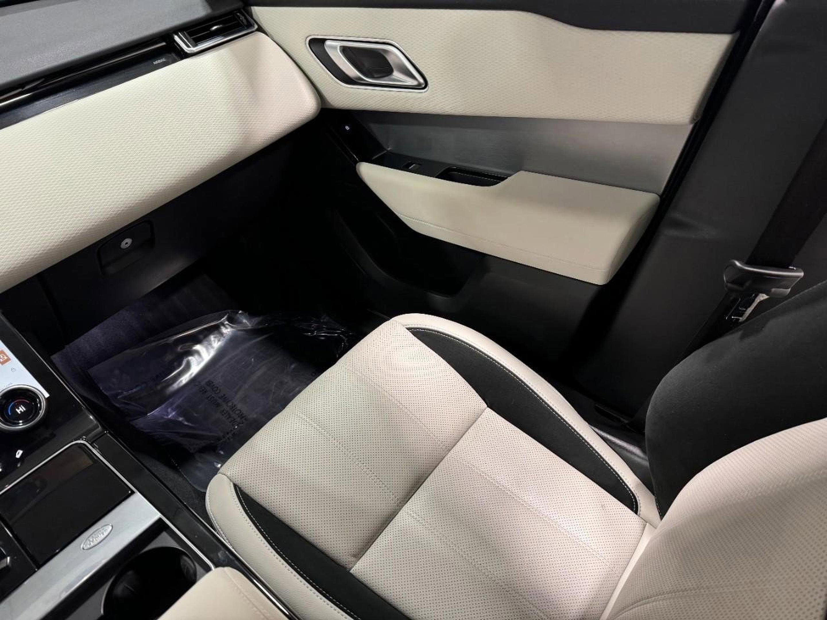 Used 2023 Land Rover Range Rover Velar R-Dynamic S image 15