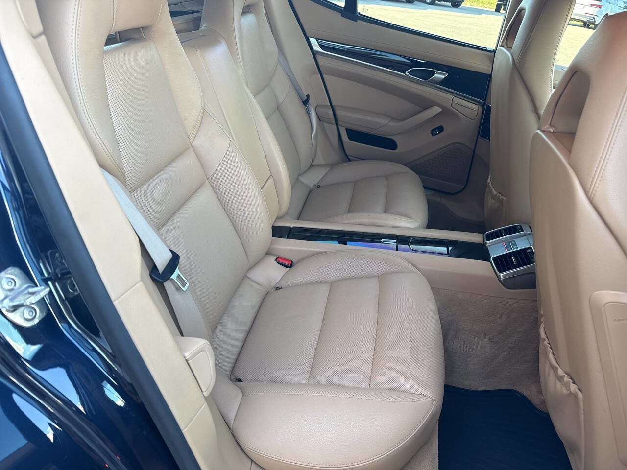 Used 2012 Porsche Panamera 4 image 19