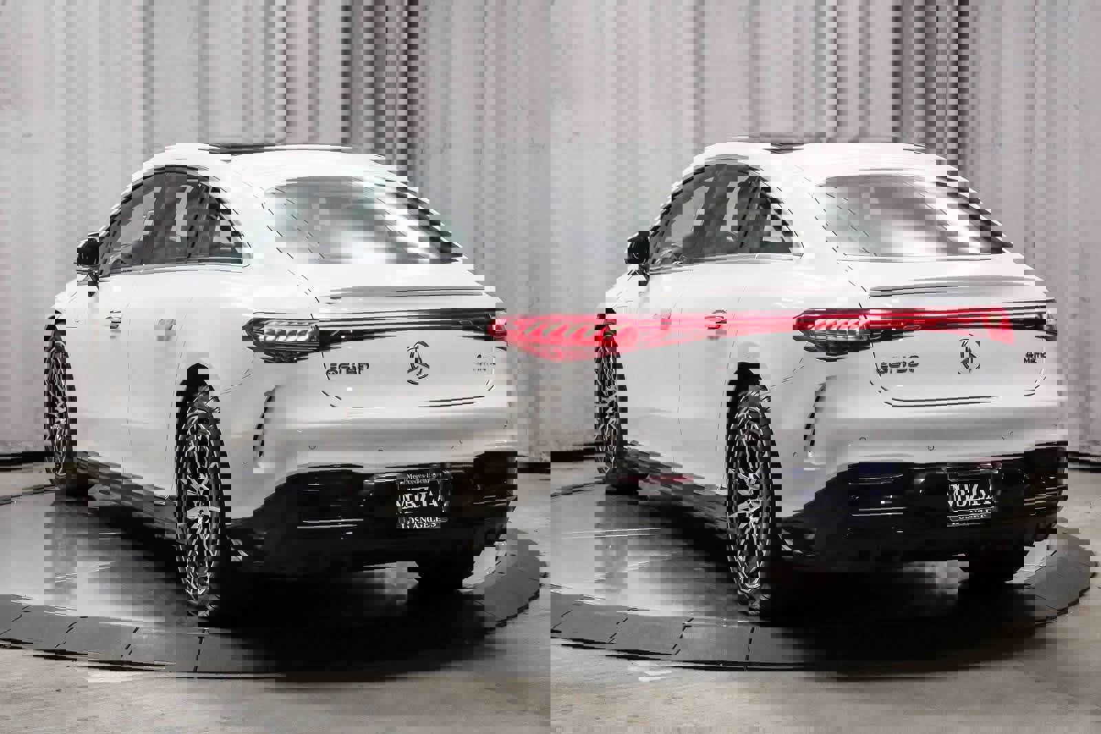 Certified 2022 Mercedes-Benz EQS 580 4MATIC Sedan image 2