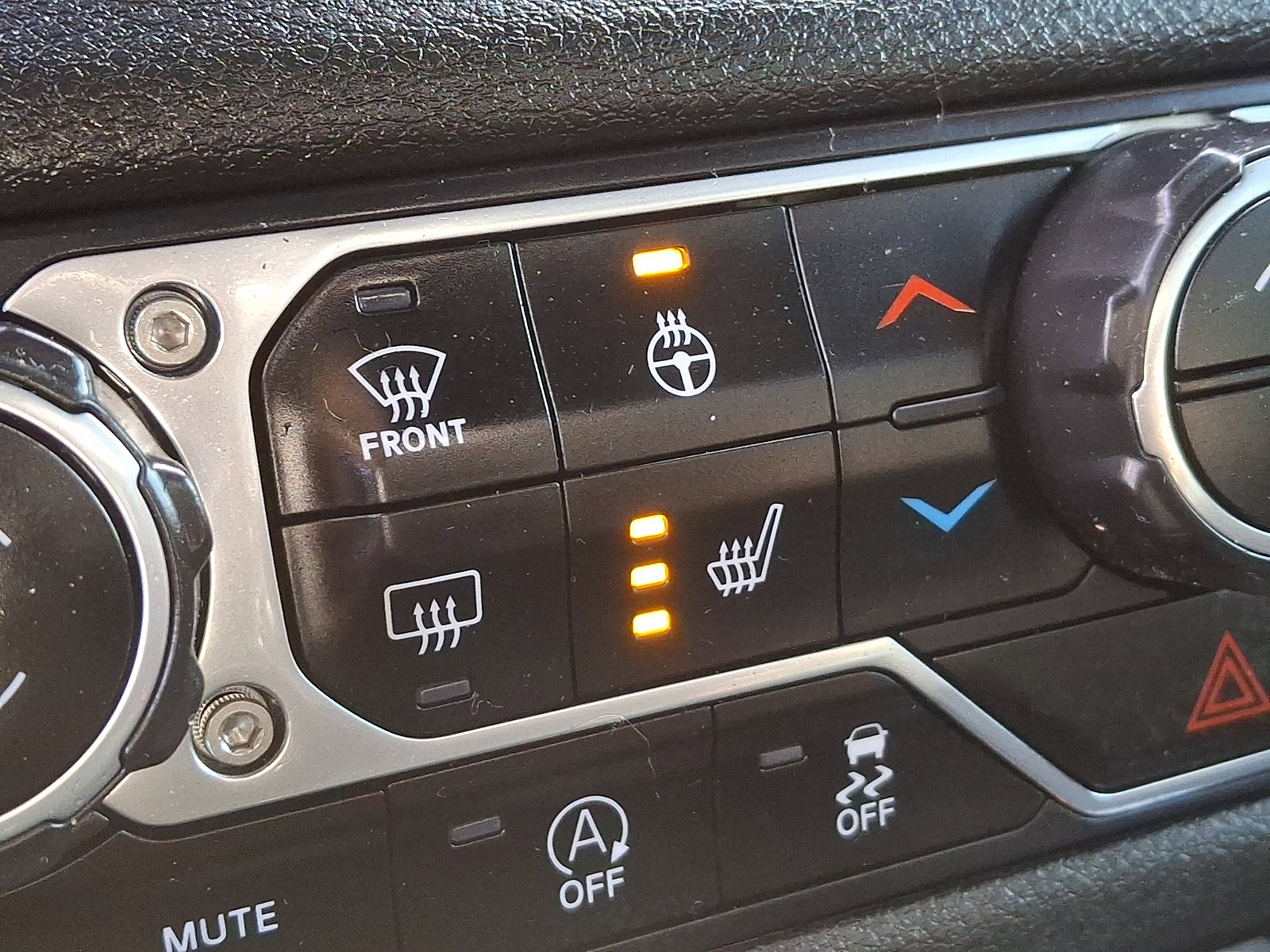 Used 2024 Jeep Wrangler Unlimited Sport image 25