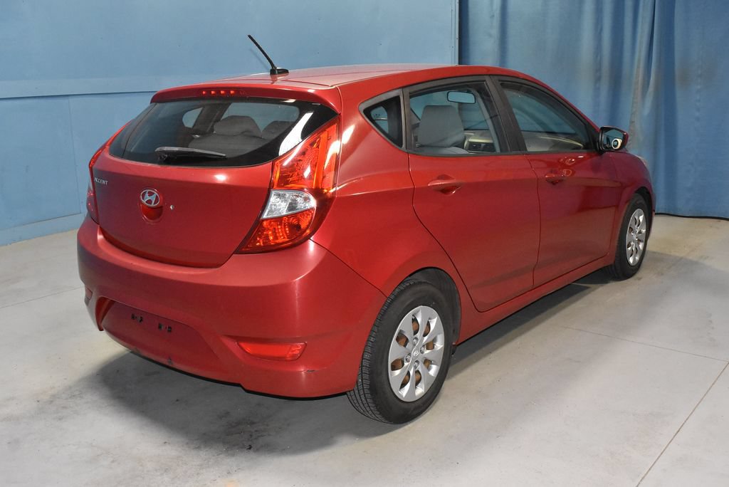 Used 2017 Hyundai Accent SE FWD image 25
