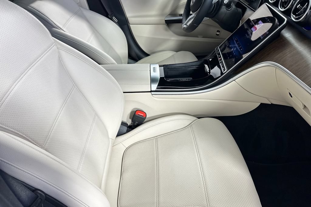 Certified 2025 Mercedes-Benz C 300 Sedan image 18