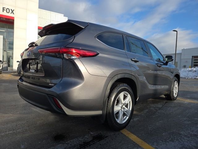 Used 2023 Toyota Highlander L image 7