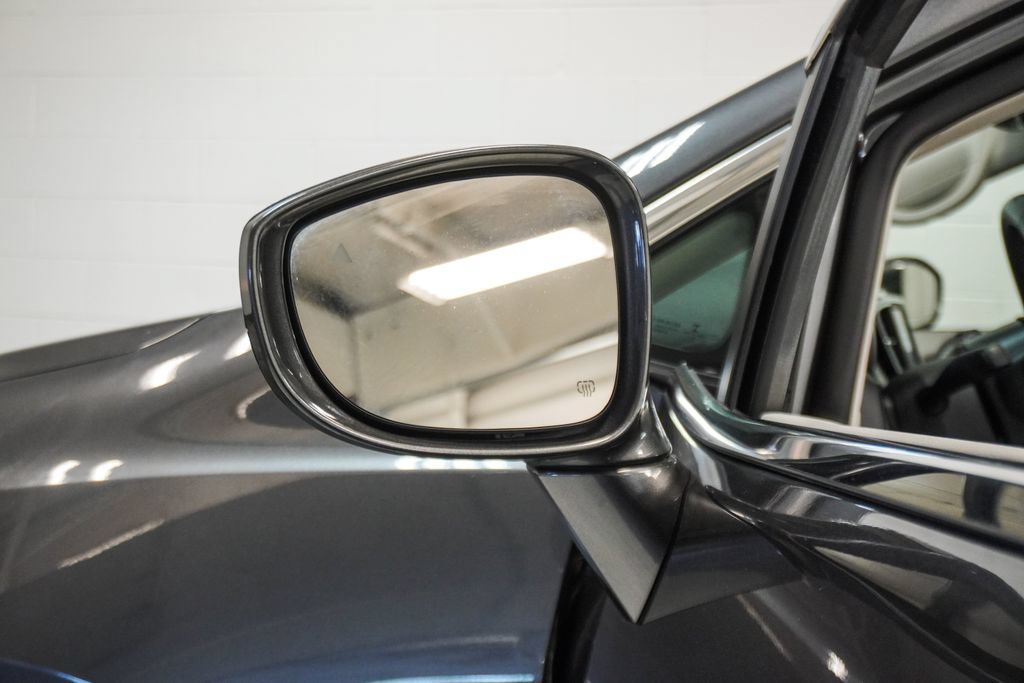 Used 2020 Chrysler Pacifica Touring-L FWD image 36