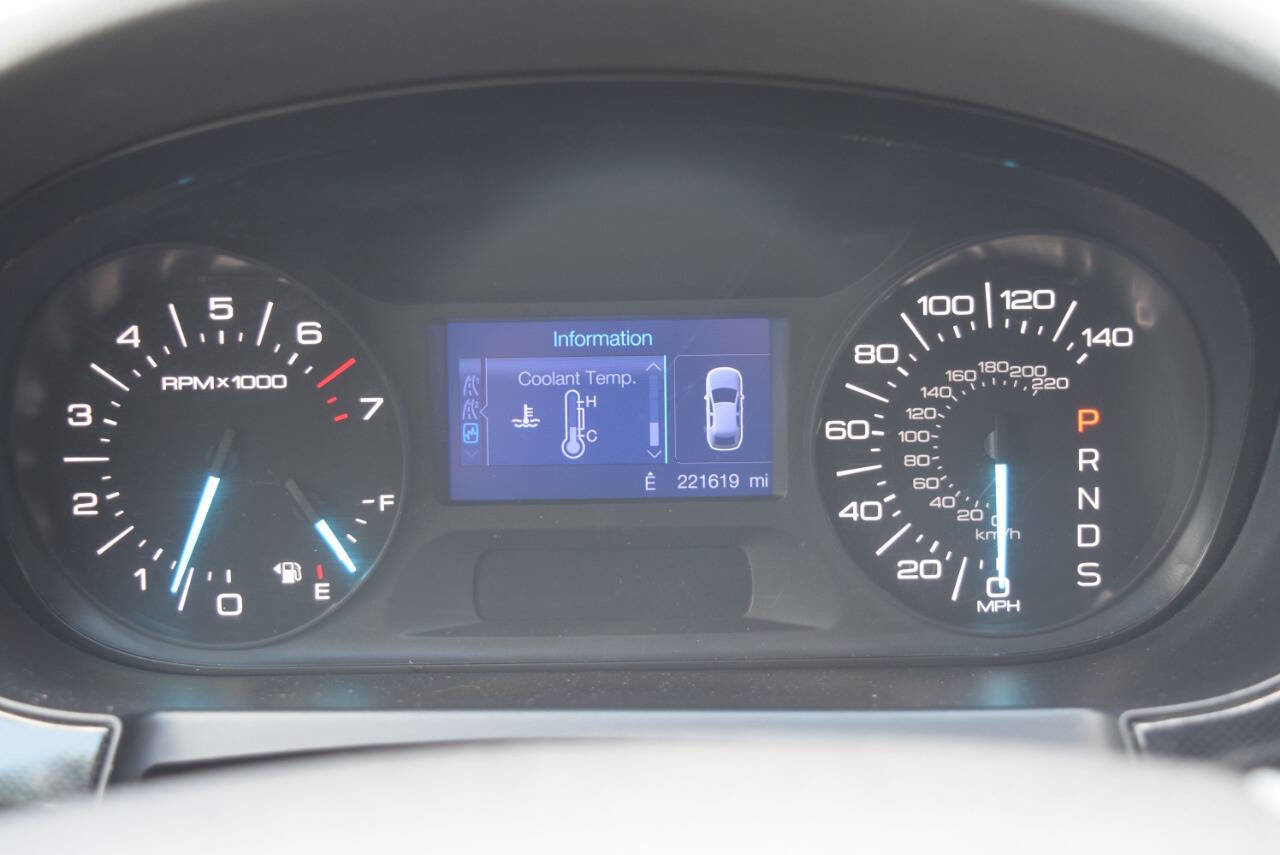 Used 2013 Ford Edge SE image 20