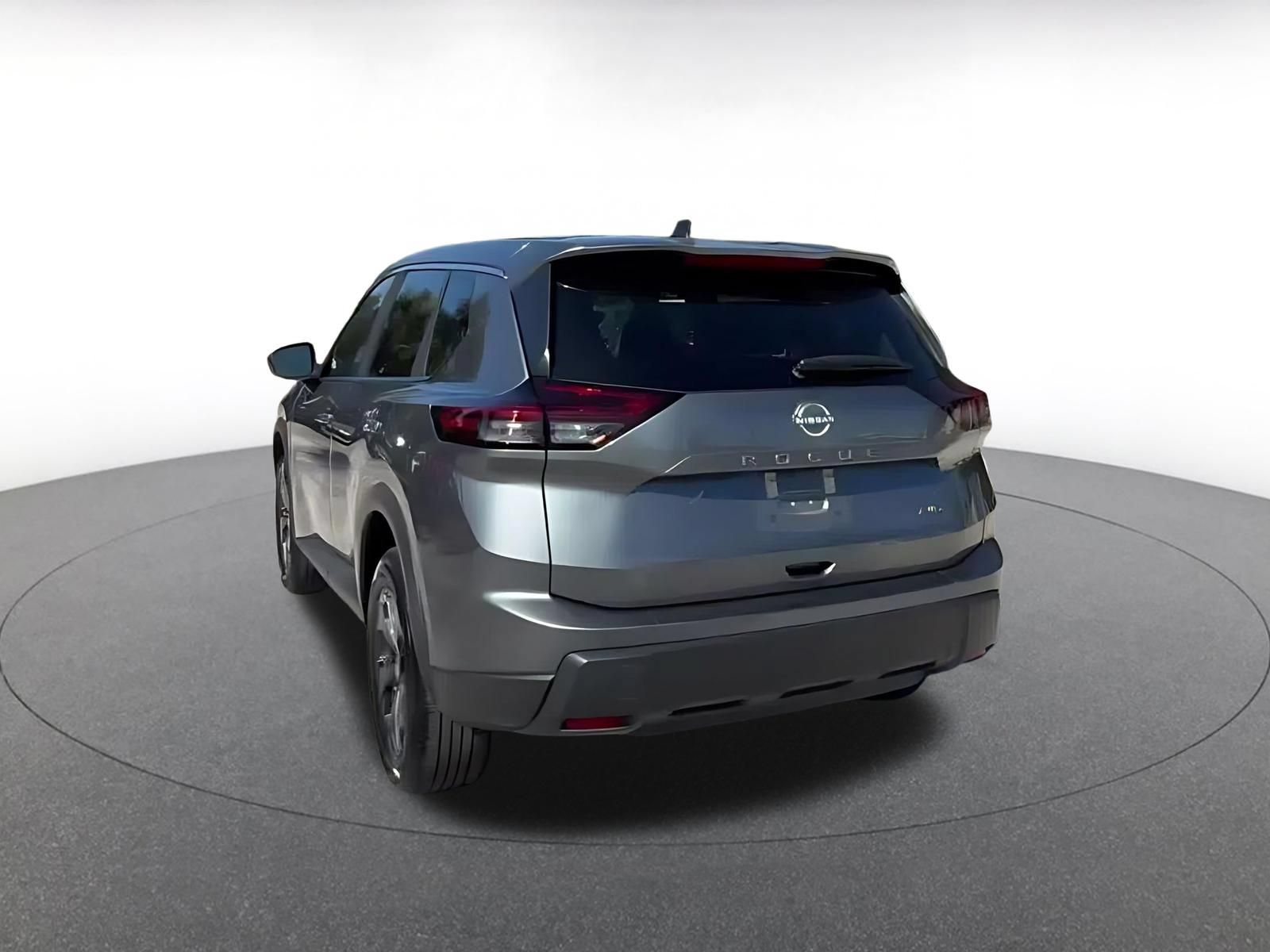 Used 2026 Nissan Rogue SV AWD/4WD image 12
